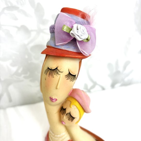 Mother and Daughter Resin Bust 6" tall - Picture 5 of 9